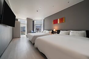 Ocean the point Hotel