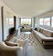 Babylon 40 - 2 bed Private Home Sleeps Up To 6 Close to Everything