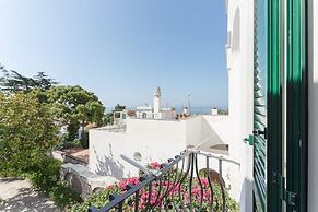 Azzurra, Capri Center