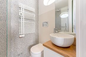 Azzurra, Capri Center