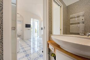 Azzurra, Capri Center