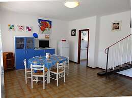 Beautiful House With Garden Near the Beach by Beahost Rentals