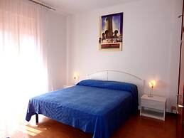 Beautiful House With Garden Near the Beach by Beahost Rentals