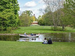 Sanders Regent - Treasured 3-bdr Apt With Terrace