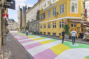 Sanders Regent - Treasured 3-bdr Apt With Terrace