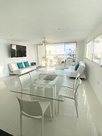 3 Bedroom Apartment Facing The Sea With Air Conditioning And Wifi