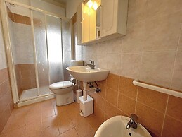 Terraced House With Private Garden