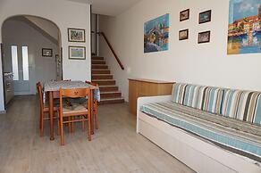 Cozy Villa With Private Garden-beahost
