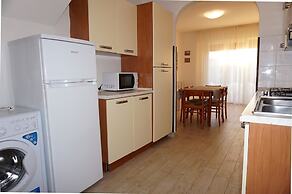 Cozy Villa With Private Garden - Beahost