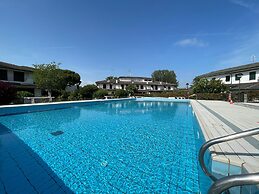Amazing Villa With Private Garden