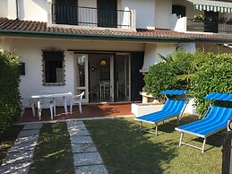 Amazing Villa With Private Garden and Pool