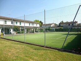 Amazing Villa With Private Garden and Pool