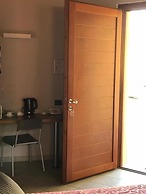 Room in Guest Room - Bright and Spacious Double-room