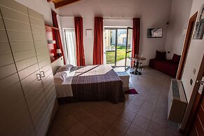 Room in Guest Room - Bright and Spacious Double-room