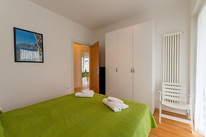 Torbole Relax, Pool & Balcony Apartment 2