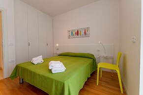 Torbole Relax, Pool & Balcony Apartment 2