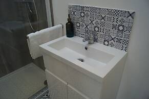 Vale of Belvoir Idilic Country Village Retreat