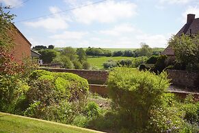 Vale of Belvoir Idilic Country Village Retreat