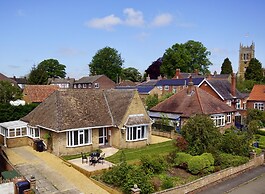 Vale of Belvoir Idilic Country Village Retreat