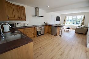 Vale of Belvoir Idilic Country Village Retreat