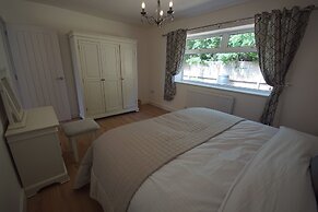 Vale of Belvoir Idilic Country Village Retreat