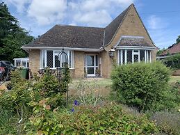 Vale of Belvoir Idilic Country Village Retreat