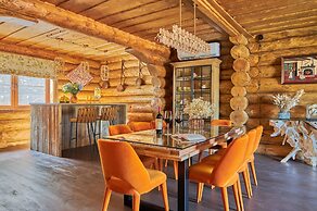 HILLS1200 Medoveevka Residence