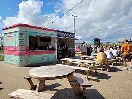 St Osyth- Sleeps8-freeparking-wifi-holidaypark