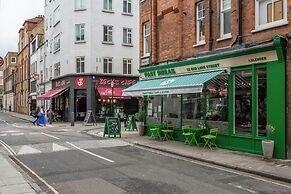 Red Lion Square by Onefinestay