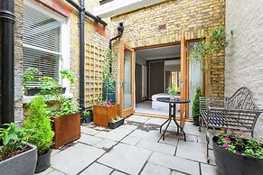 Red Lion Square by Onefinestay