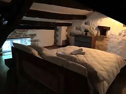 Beautiful 3-bed House in Kotli
