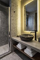 Bob W Akadimia Athens