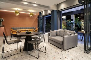 Bob W Akadimia Athens