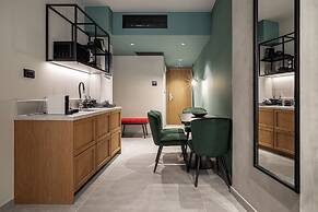 Bob W Akadimia Athens