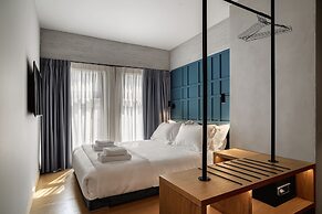 Bob W Akadimia Athens