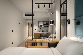 Bob W Akadimia Athens