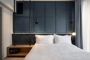 Bob W Akadimia Athens