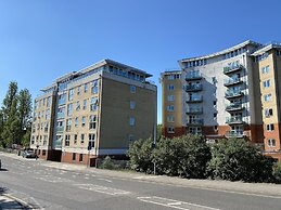 Toothbrush Apartments - Nr Train Station