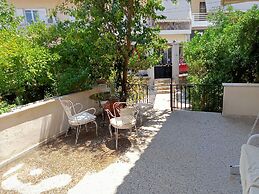Cosy Villa With Garden, Near the Beach in Greece