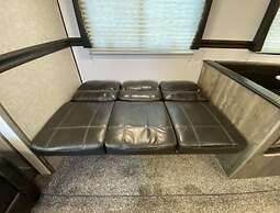 Givens Glamper Heartland W 3 Beds, Outdoor Pool, Views for Days