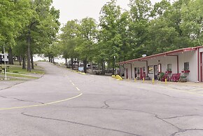 Givens Glamper Heartland W 3 Beds, Outdoor Pool, Views for Days