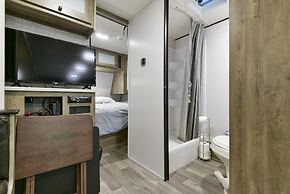 Givens Glamper Heartland W 3 Beds, Outdoor Pool, Views for Days