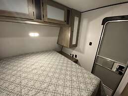 Givens Glamper Heartland W 3 Beds, Outdoor Pool, Views for Days