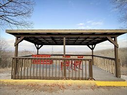 Givens Glamper Heartland W 3 Beds, Outdoor Pool, Views for Days