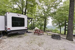 Givens Glamper Heartland W 3 Beds, Outdoor Pool, Views for Days