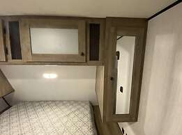 Givens Glamper Heartland W 3 Beds, Outdoor Pool, Views for Days