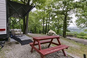 Givens Glamper Heartland W 3 Beds, Outdoor Pool, Views for Days