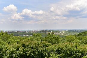 Givens Glamper Heartland W 3 Beds, Outdoor Pool, Views for Days