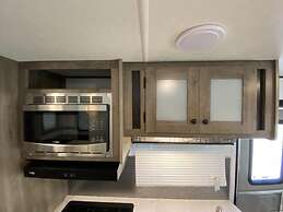 Givens Glamper Heartland W 3 Beds, Outdoor Pool, Views for Days