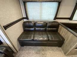 Givens Glamper Heartland W 3 Beds, Outdoor Pool, Views for Days